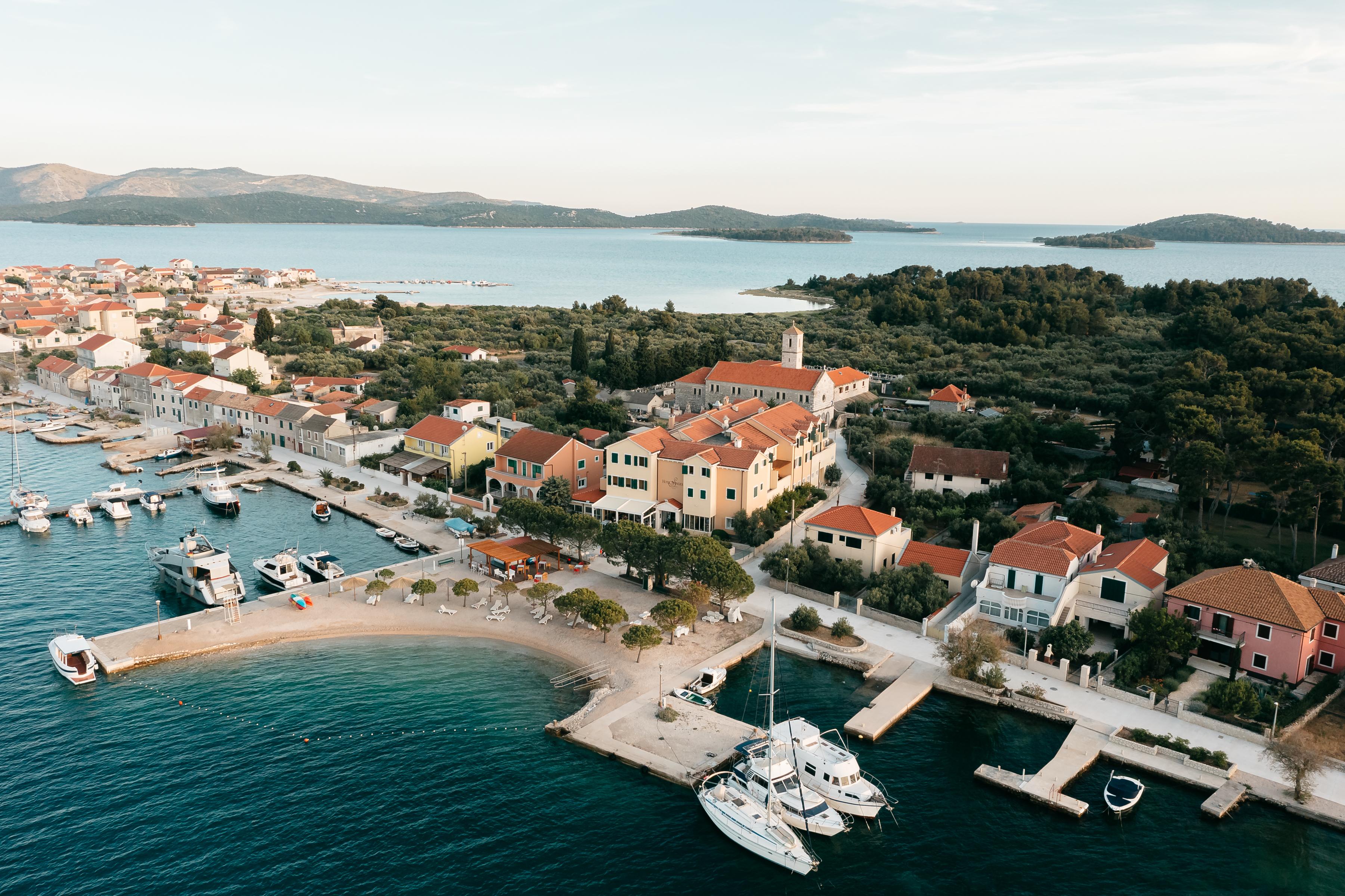 Hotel Spongiola Крапани Екстериор снимка