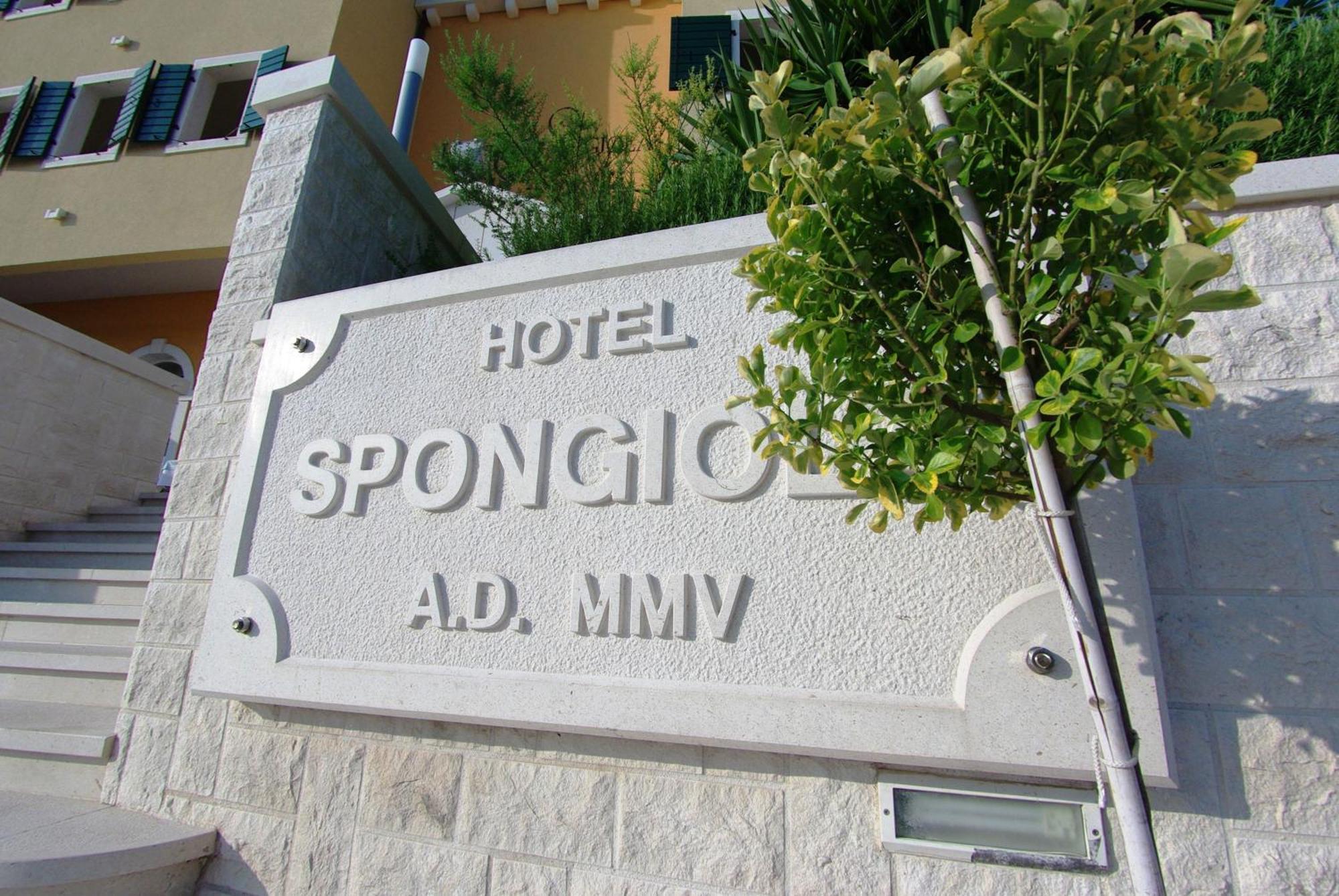 Hotel Spongiola Крапани Екстериор снимка